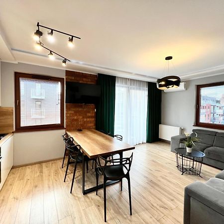 Stylish Apartment Oldtown Riverview Balcony グダニスク エクステリア 写真
