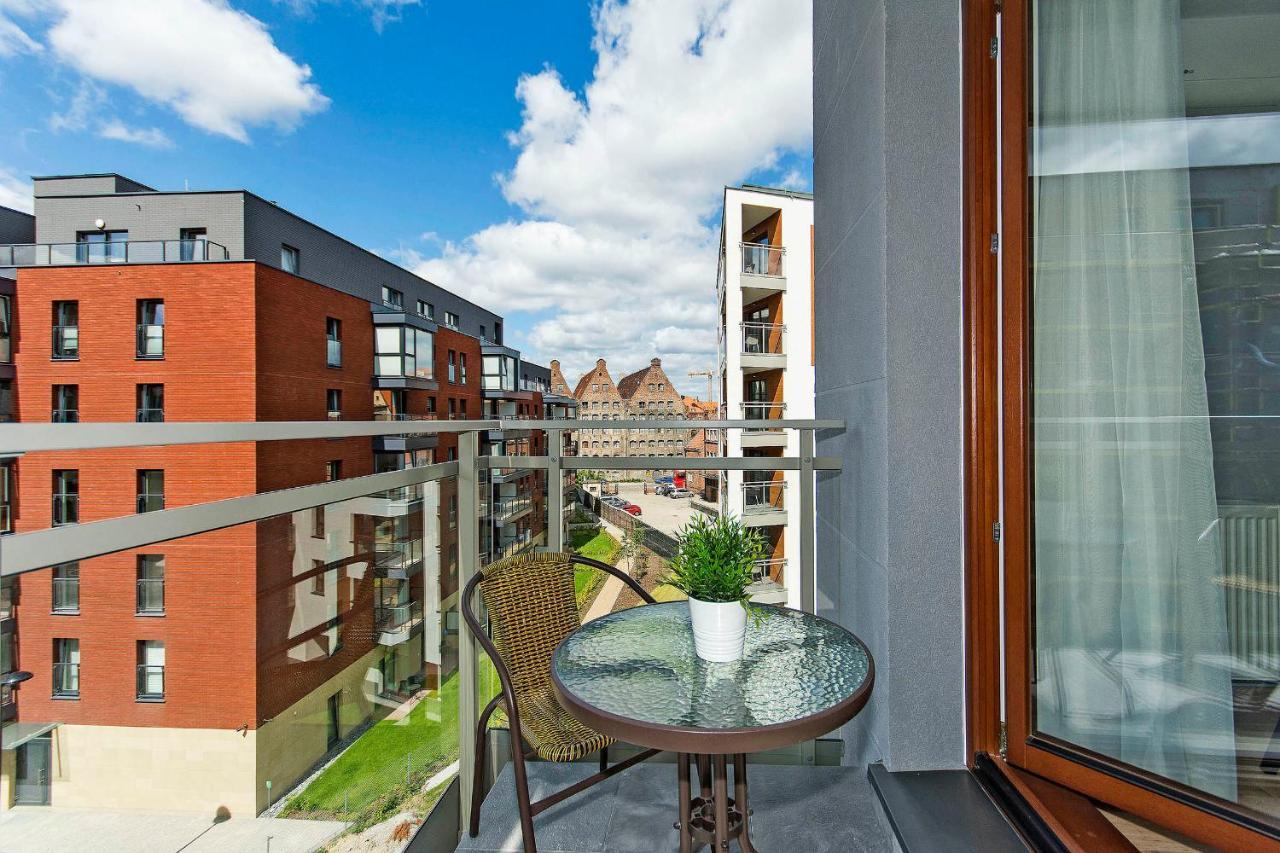 Stylish Apartment Oldtown Riverview Balcony グダニスク エクステリア 写真