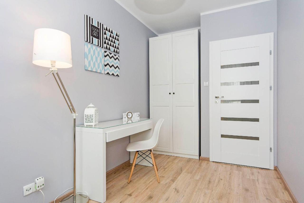 Stylish Apartment Oldtown Riverview Balcony グダニスク エクステリア 写真