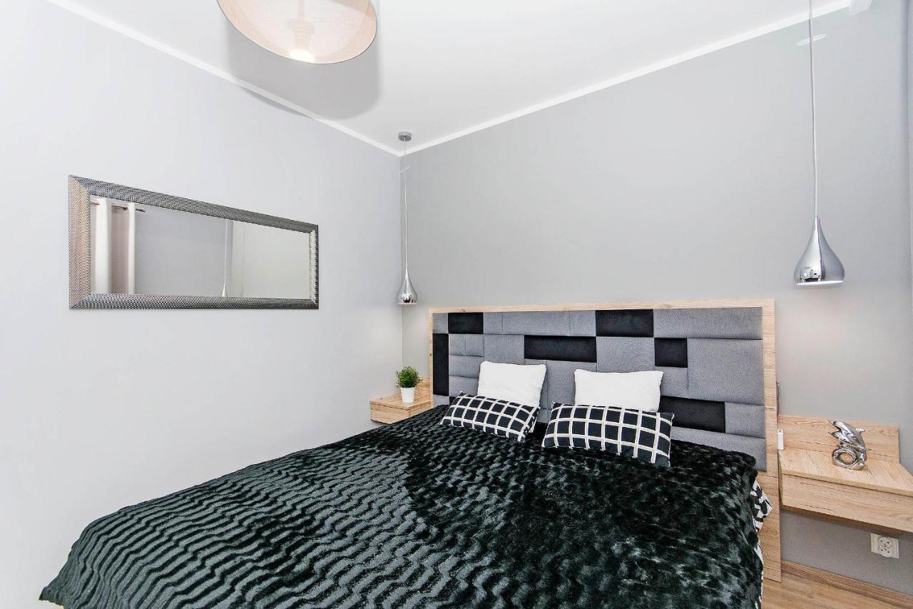 Stylish Apartment Oldtown Riverview Balcony グダニスク エクステリア 写真