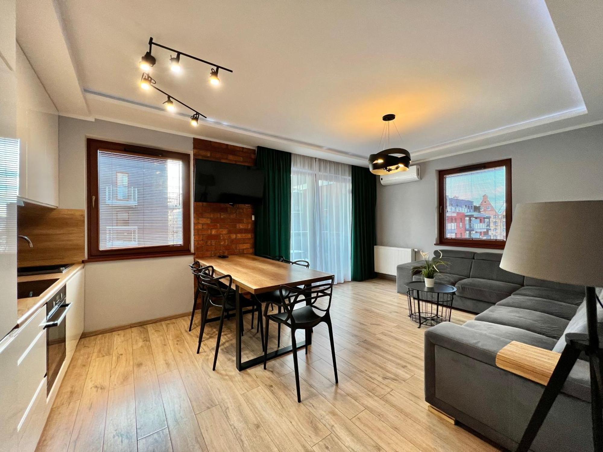 Stylish Apartment Oldtown Riverview Balcony グダニスク エクステリア 写真